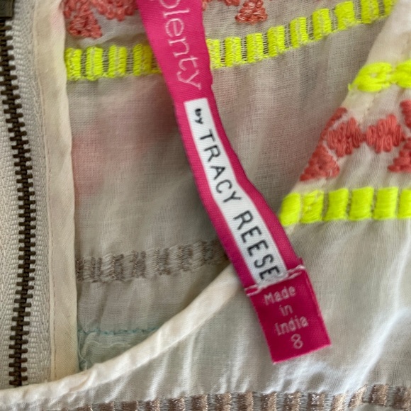 Plenty by Tracy Reese Embroidered
Dress Size 8 - As Seen on Hart of Dixie - Picture 7 of 9